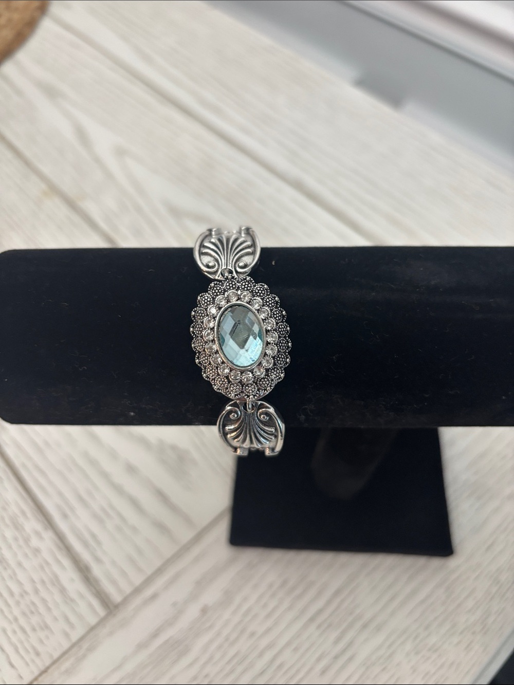 Silver-Tone Snap Bracelet with Light Blue Oval Crystal Center - Women Jewelry